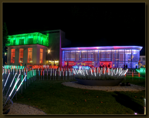 Das Forum Produktdesign nebst dem restaurierten ehemaligen Hauptbahnhof