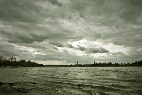 Der Rhein bei Düsseldorf Himmelgeist