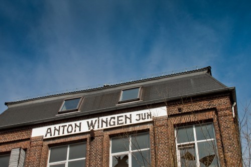 Werksgebäude mit Logo Anton Wingen Jun